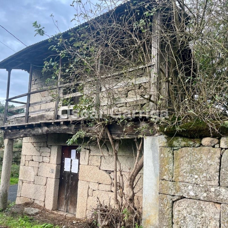 CASA PARA REFORMAR, MÁS SOLAR INDEPENDIENTE CON CASA EN RUINAS DE PIEDRA DEL PAÍS APROVECHABLE. LAIANTES DE ARRIBA, MASIDE, OURENSE (GALICIA)
