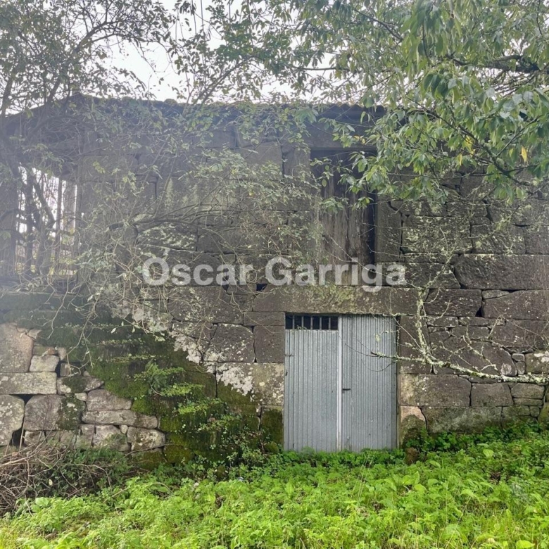 CASA PARA REFORMAR, MÁS SOLAR INDEPENDIENTE CON CASA EN RUINAS DE PIEDRA DEL PAÍS APROVECHABLE. LAIANTES DE ARRIBA, MASIDE, OURENSE (GALICIA)