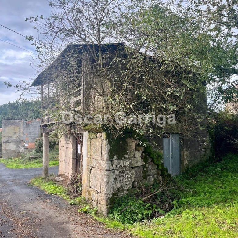 CASA PARA REFORMAR, MÁS SOLAR INDEPENDIENTE CON CASA EN RUINAS DE PIEDRA DEL PAÍS APROVECHABLE. LAIANTES DE ARRIBA, MASIDE, OURENSE (GALICIA)