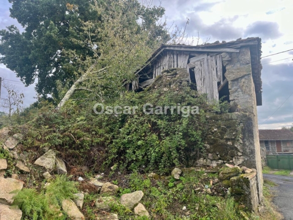 CASA PARA REFORMAR, MÁS SOLAR INDEPENDIENTE CON CASA EN RUINAS DE PIEDRA DEL PAÍS APROVECHABLE. LAIANTES DE ARRIBA, MASIDE, OURENSE (GALICIA)
