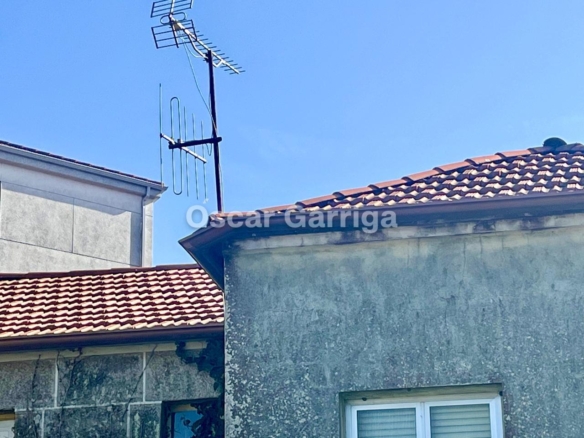 CASA CÉNTRICA, CON JARDÍN, FANTÁSTICAS PAREDES DE PIEDRA, TEJADO Y CANALONES NUEVOS. CEA, OURENSE (GALICIA)