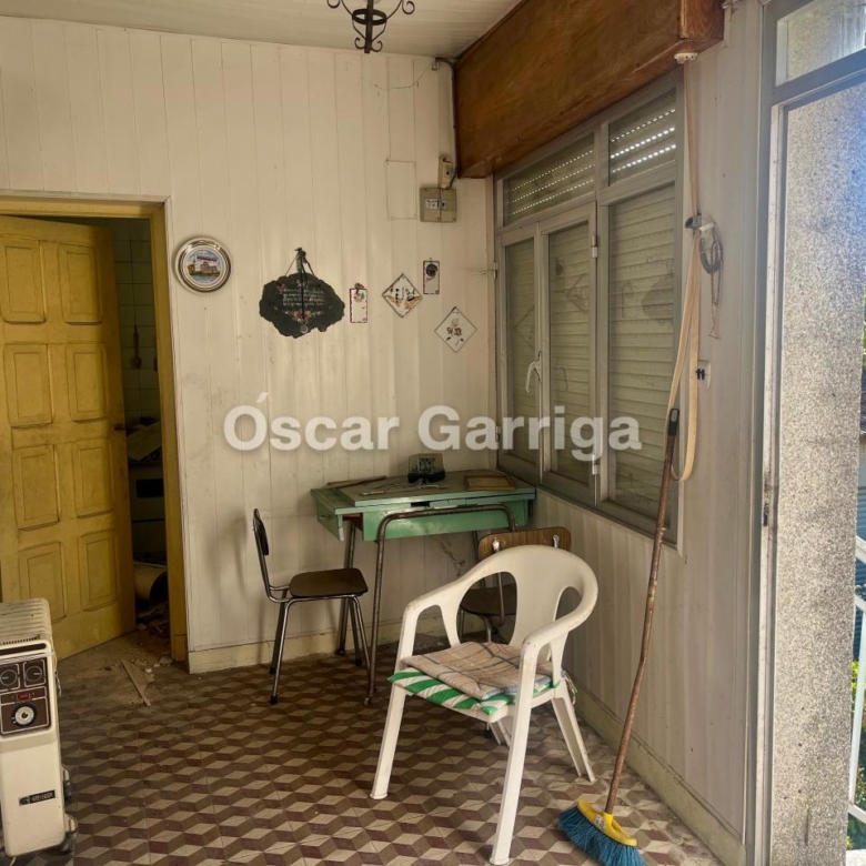CASA CÉNTRICA, CON JARDÍN, FANTÁSTICAS PAREDES DE PIEDRA, TEJADO Y CANALONES NUEVOS. CEA, OURENSE (GALICIA)