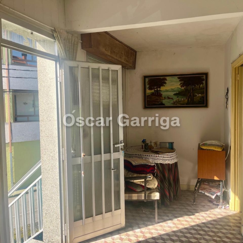 CASA CÉNTRICA, CON JARDÍN, FANTÁSTICAS PAREDES DE PIEDRA, TEJADO Y CANALONES NUEVOS. CEA, OURENSE (GALICIA)