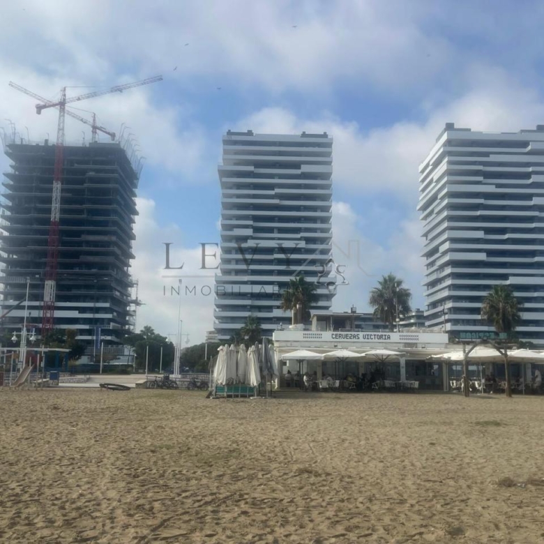 Viva la Exclusividad en Primera Línea de Mar