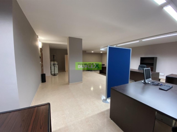 Oficina en alquiler o venta en pleno centro de Pontevedra – Ubicación estratégica