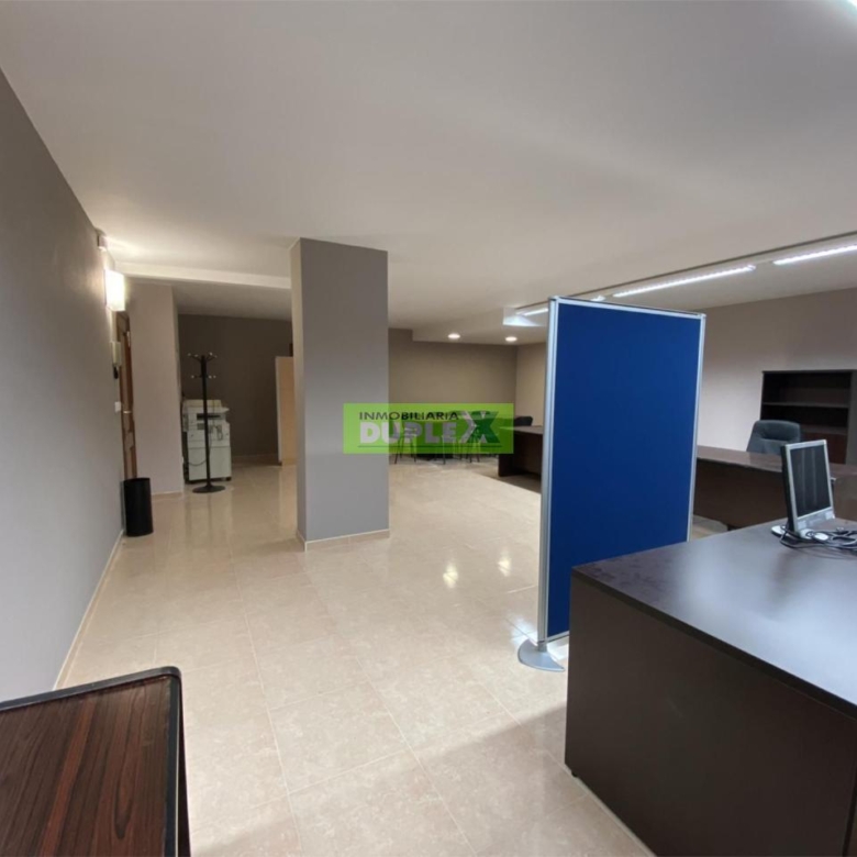Oficina en alquiler o venta en pleno centro de Pontevedra – Ubicación estratégica