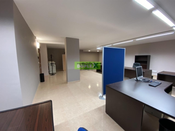 Oficina en alquiler o venta en pleno centro de Pontevedra – Ubicación estratégica