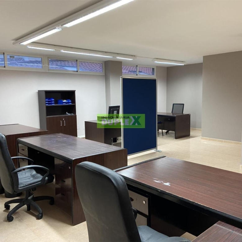 Oficina en alquiler o venta en pleno centro de Pontevedra – Ubicación estratégica