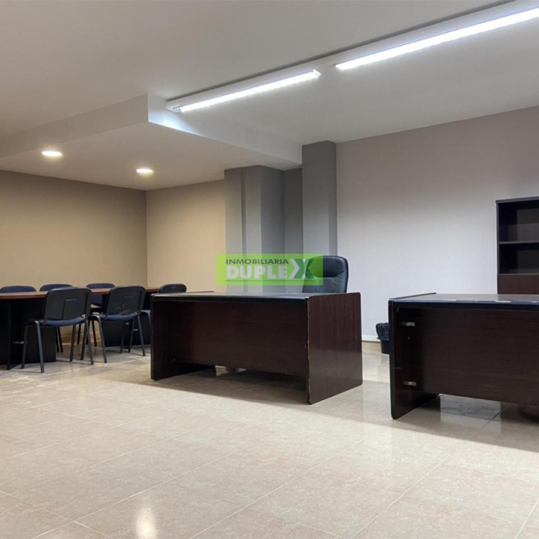 Oficina en alquiler o venta en pleno centro de Pontevedra – Ubicación estratégica