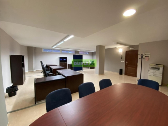 Oficina en alquiler o venta en pleno centro de Pontevedra – Ubicación estratégica