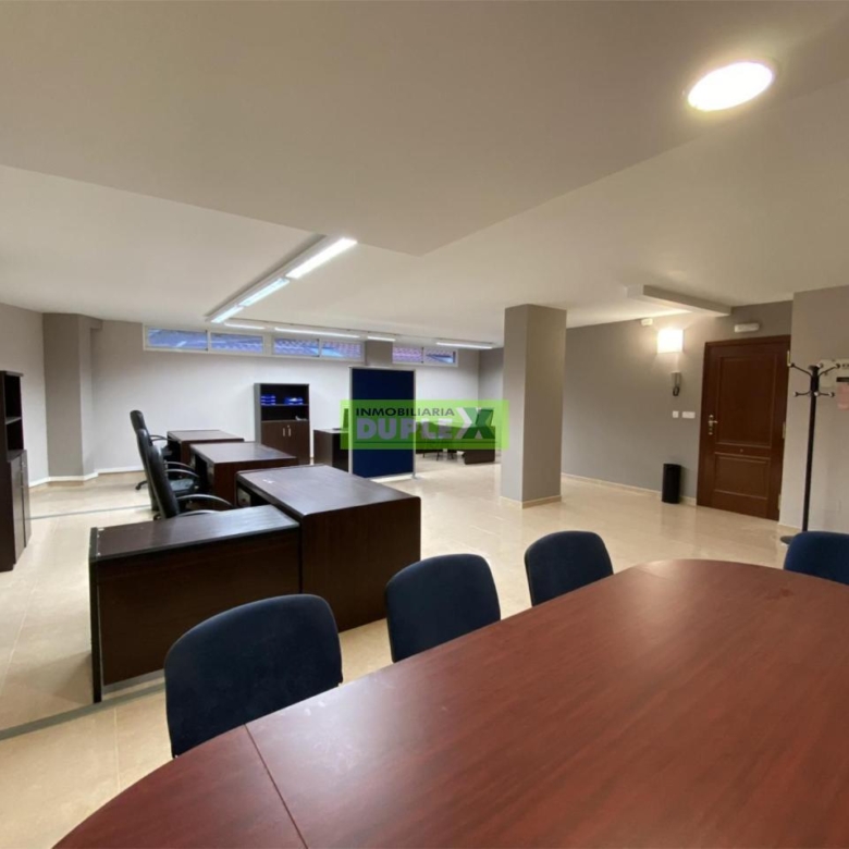 Oficina en alquiler o venta en pleno centro de Pontevedra – Ubicación estratégica