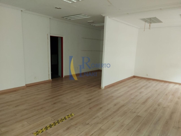 CASA CENTRICA CON LOCAL COMERCIAL