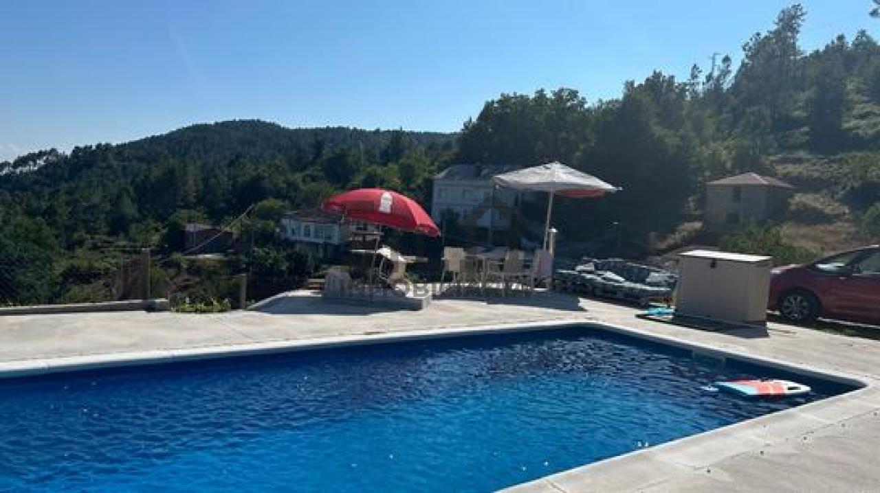 173946787491600040214_173946674944 VENTA CASA EN A PEROXA