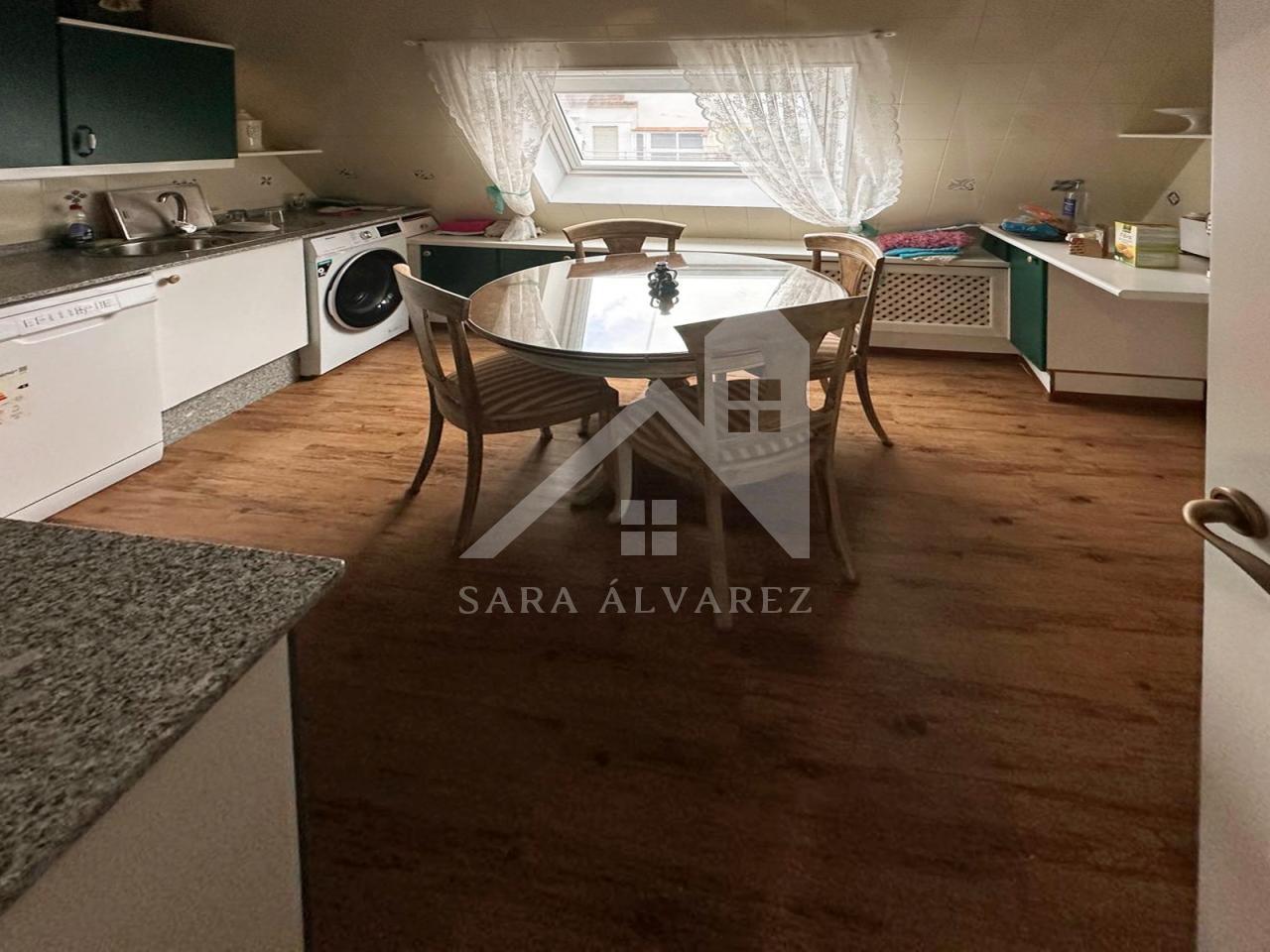 SE ALQUILA PISO LUMINOSO DE TRES HABITACIONES EN PLENO CENTRO DE PONTEVEDRA