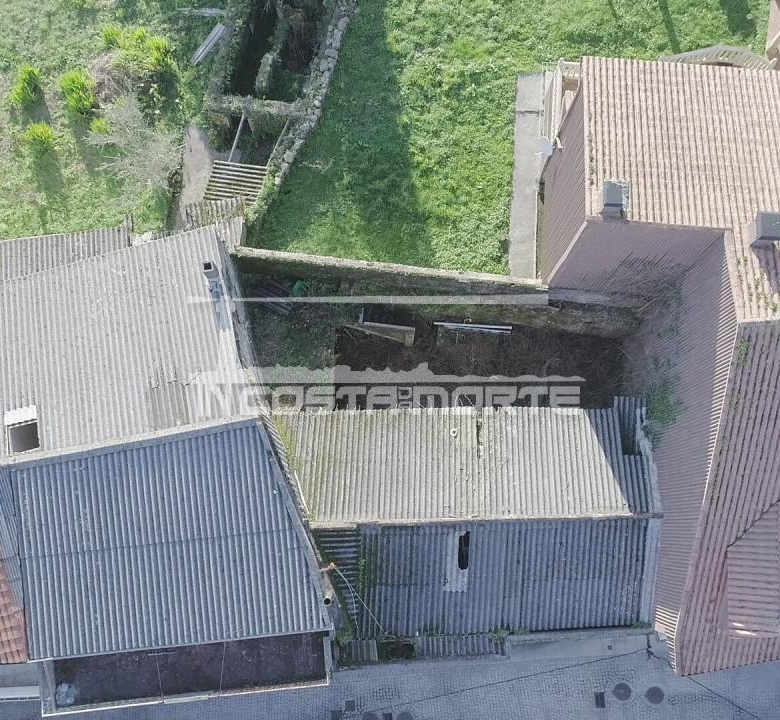 Casa de 2 Plantas a Rehabilitar en el Centro de Corcubión