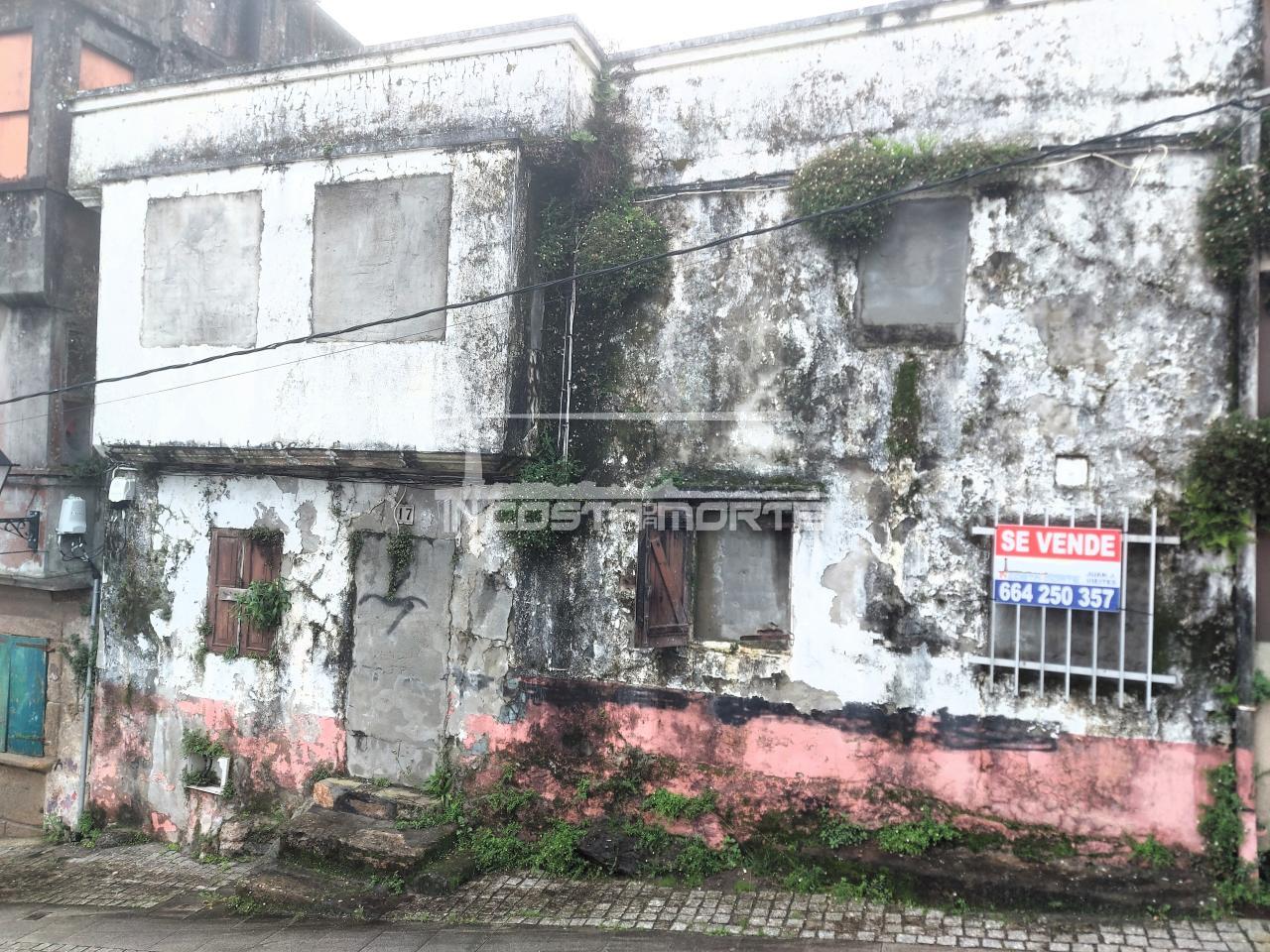 174055893012900039125_173010822639 Casa de 2 Plantas a Rehabilitar en el Centro de Corcubión