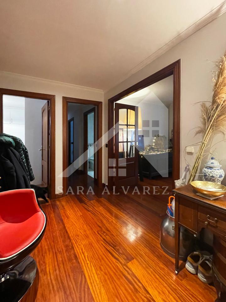 174130040932500150293_170366535919 SE ALQUILA PISO DE 4 HABITACIONES ESPACIOSO CON CHIMENEA EN ROSALIA DE CASTRO PRÓXIMO AL CENTRO