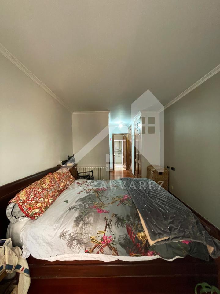 174130041369300150293_170366540279 SE ALQUILA PISO DE 4 HABITACIONES ESPACIOSO CON CHIMENEA EN ROSALIA DE CASTRO PRÓXIMO AL CENTRO