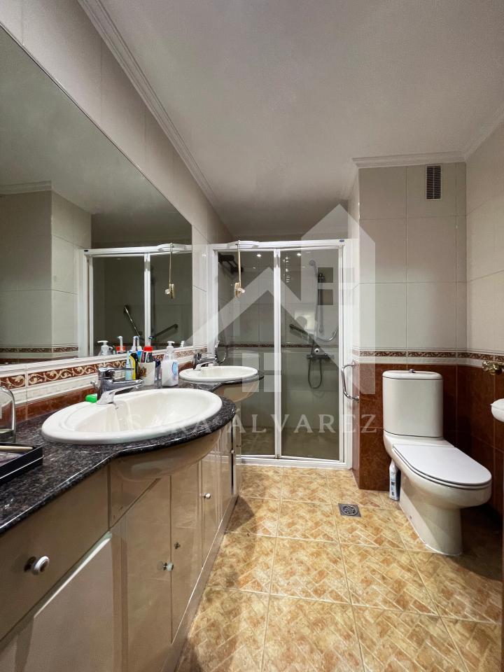 174130041488600150293_170366534816 SE ALQUILA PISO DE 4 HABITACIONES ESPACIOSO CON CHIMENEA EN ROSALIA DE CASTRO PRÓXIMO AL CENTRO
