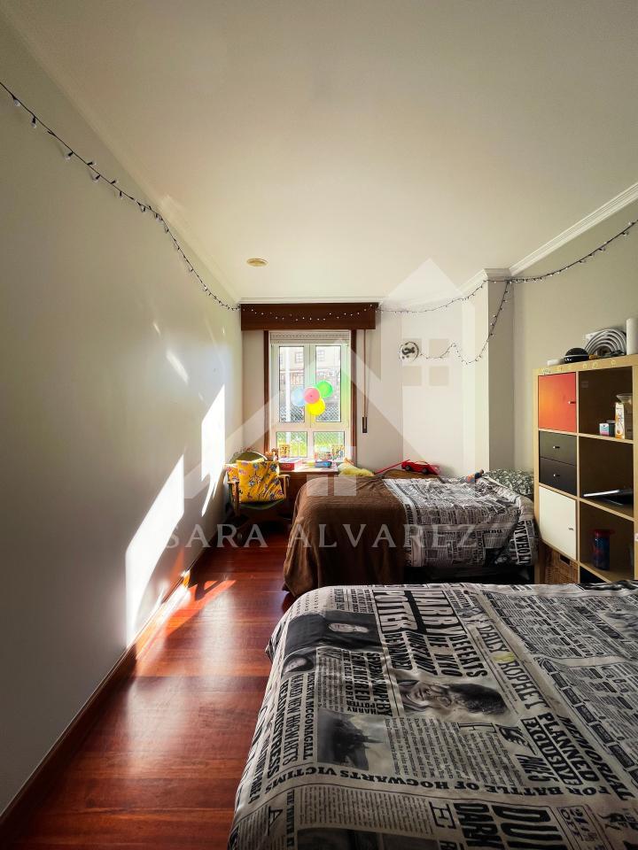 174130041615100150293_170366540815 SE ALQUILA PISO DE 4 HABITACIONES ESPACIOSO CON CHIMENEA EN ROSALIA DE CASTRO PRÓXIMO AL CENTRO