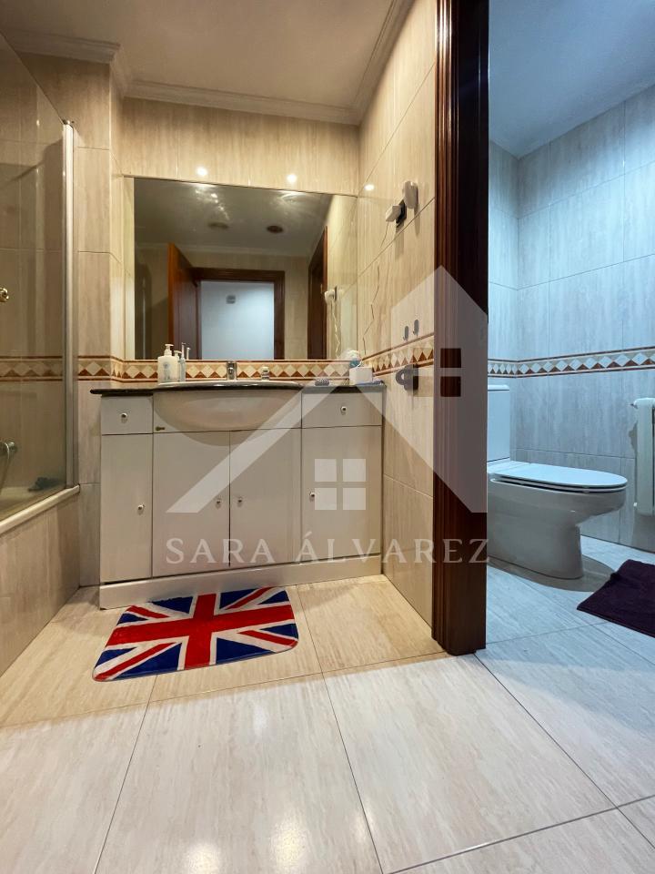 174130041708300150293_170366539180 SE ALQUILA PISO DE 4 HABITACIONES ESPACIOSO CON CHIMENEA EN ROSALIA DE CASTRO PRÓXIMO AL CENTRO