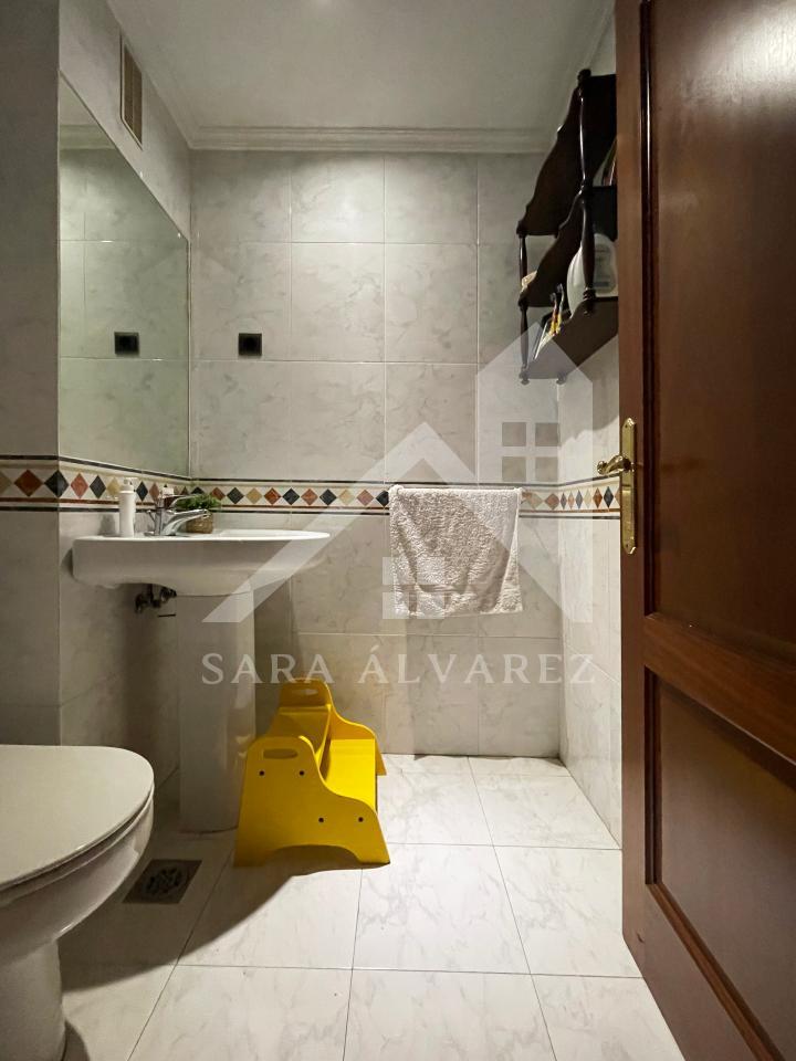 174130041827000150293_170366534226 SE ALQUILA PISO DE 4 HABITACIONES ESPACIOSO CON CHIMENEA EN ROSALIA DE CASTRO PRÓXIMO AL CENTRO