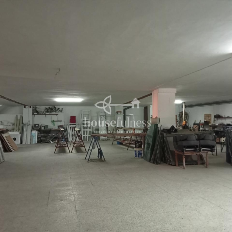AMPLIO BAJO COMERCIAL EN ULTRAMAR