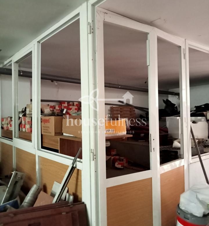 AMPLIO BAJO COMERCIAL EN ULTRAMAR