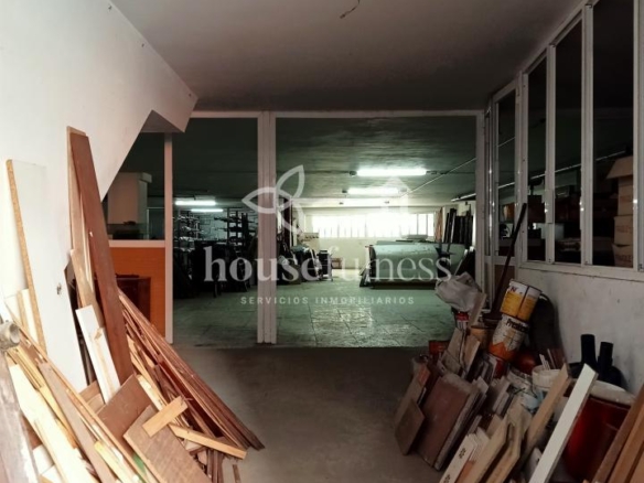 AMPLIO BAJO COMERCIAL EN ULTRAMAR