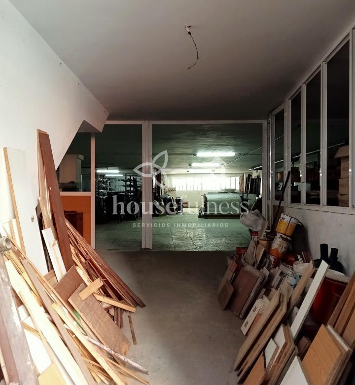 AMPLIO BAJO COMERCIAL EN ULTRAMAR