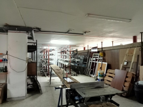 AMPLIO BAJO COMERCIAL EN ULTRAMAR
