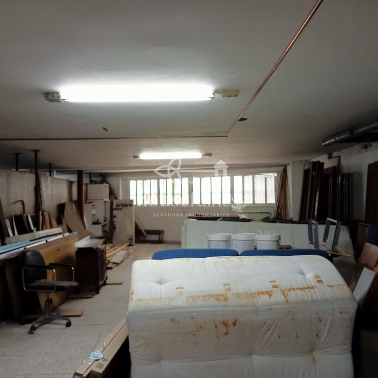 AMPLIO BAJO COMERCIAL EN ULTRAMAR