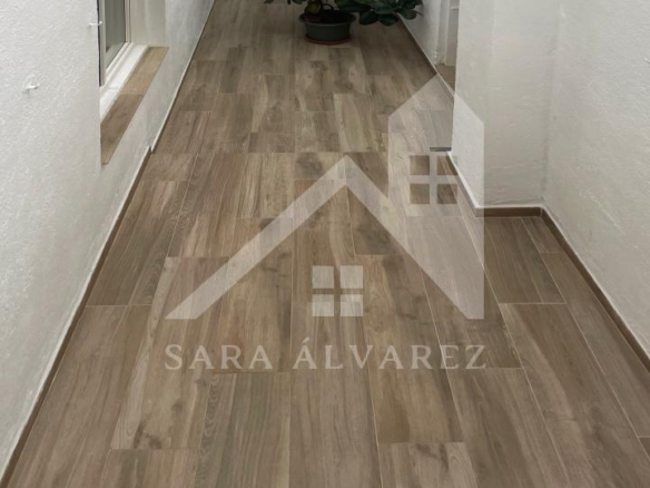SE VENDE DUPLEX REFORMADO CON 4 HABITACIONES EN LA PLAZA DE LA HERRERIA EN PLENO CENTRO DE PONTEVEDRA.