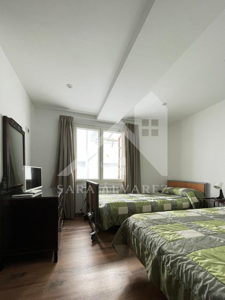 174505775909500162400_174501174120 SE VENDE DUPLEX REFORMADO CON 4 HABITACIONES EN LA PLAZA DE LA HERRERIA EN PLENO CENTRO DE PONTEVEDRA.