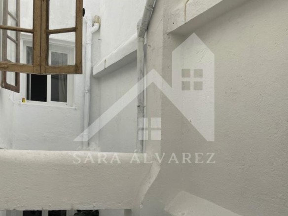 SE VENDE DUPLEX REFORMADO CON 4 HABITACIONES EN LA PLAZA DE LA HERRERIA EN PLENO CENTRO DE PONTEVEDRA.
