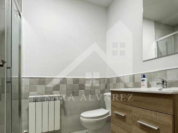 SE VENDE DUPLEX REFORMADO CON 4 HABITACIONES EN LA PLAZA DE LA HERRERIA EN PLENO CENTRO DE PONTEVEDRA.