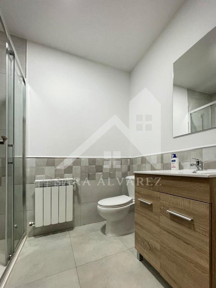174505776476500162400_174501186472 SE VENDE DUPLEX REFORMADO CON 4 HABITACIONES EN LA PLAZA DE LA HERRERIA EN PLENO CENTRO DE PONTEVEDRA.