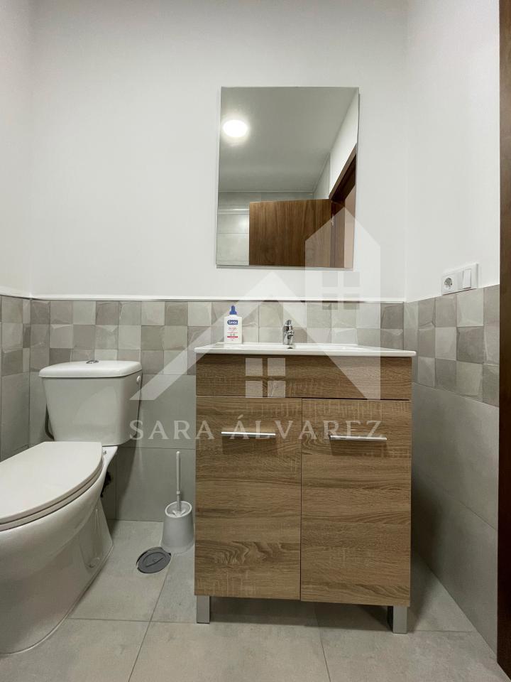 174505776505400162400_174501170103 SE VENDE DUPLEX REFORMADO CON 4 HABITACIONES EN LA PLAZA DE LA HERRERIA EN PLENO CENTRO DE PONTEVEDRA.