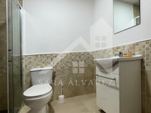 SE VENDE DUPLEX REFORMADO CON 4 HABITACIONES EN LA PLAZA DE LA HERRERIA EN PLENO CENTRO DE PONTEVEDRA.