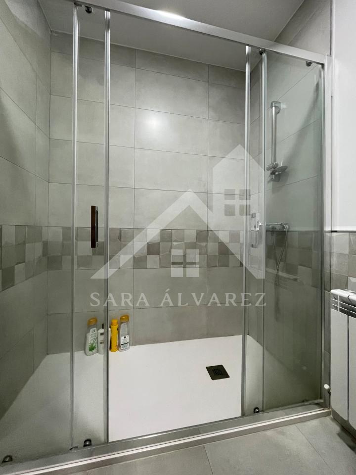 174505777003200162400_174501178894 SE VENDE DUPLEX REFORMADO CON 4 HABITACIONES EN LA PLAZA DE LA HERRERIA EN PLENO CENTRO DE PONTEVEDRA.