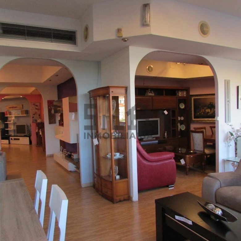 ALQUILER LOCAL 300M2 PIÑEIRAL