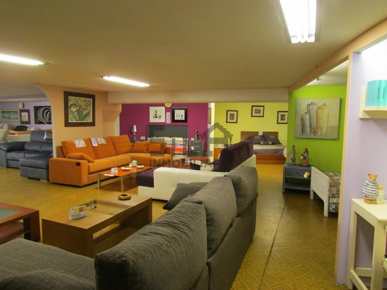 ALQUILER LOCAL 300M2 PIÑEIRAL