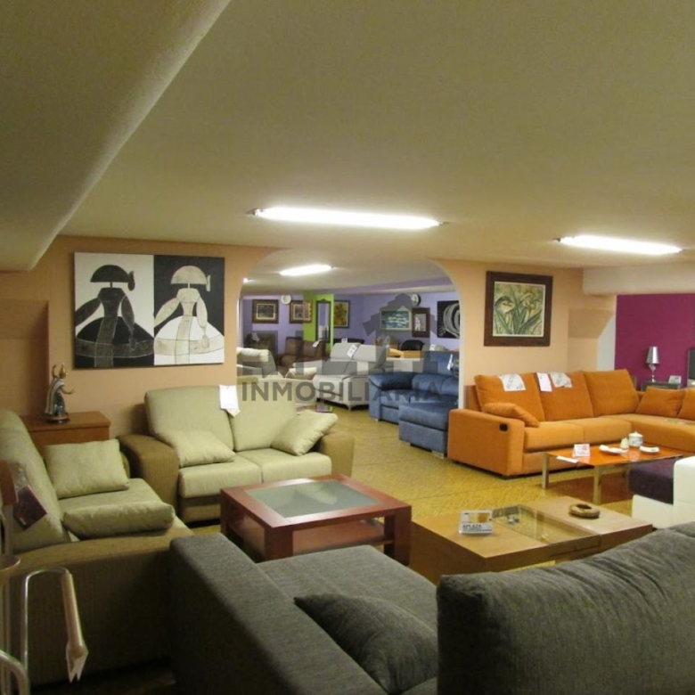 ALQUILER LOCAL 300M2 PIÑEIRAL
