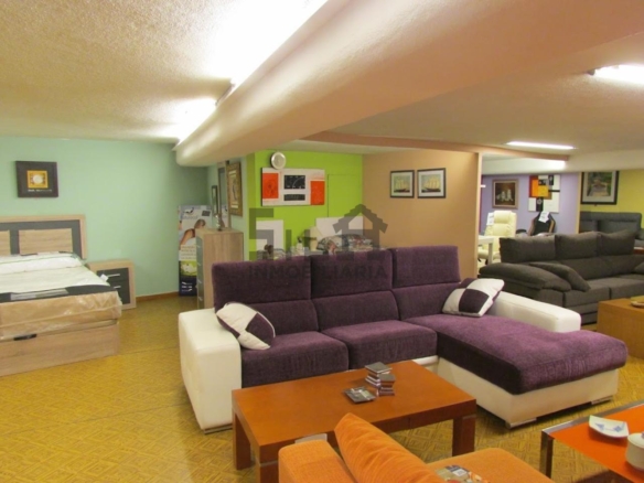ALQUILER LOCAL 300M2 PIÑEIRAL