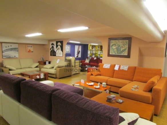 ALQUILER LOCAL 300M2 PIÑEIRAL