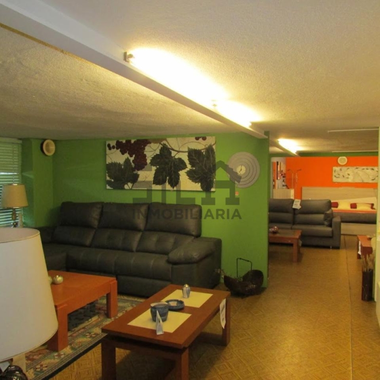 ALQUILER LOCAL 300M2 PIÑEIRAL