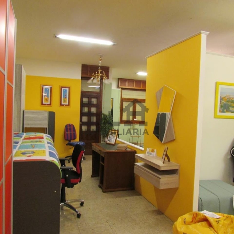 ALQUILER LOCAL 300M2 PIÑEIRAL