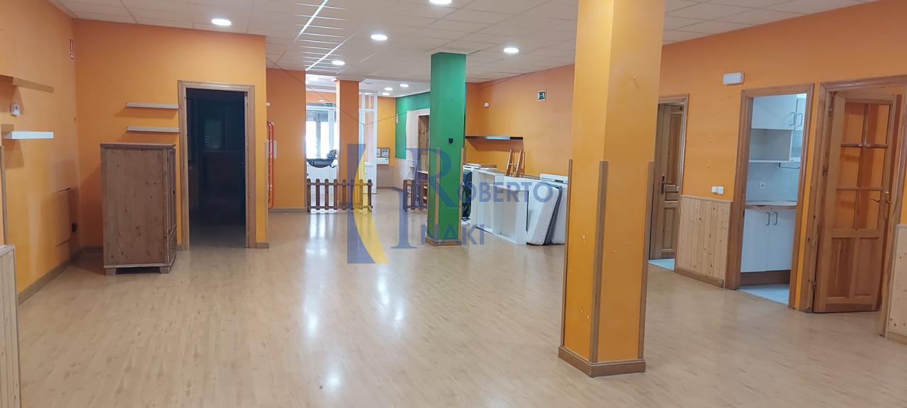 174664084118200027647_174618312671 LOCAL DE 150 M² ACONDICIONADO