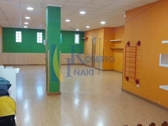 LOCAL DE 150 M² ACONDICIONADO