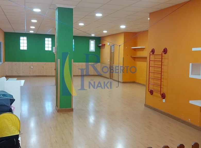 LOCAL DE 150 M² ACONDICIONADO